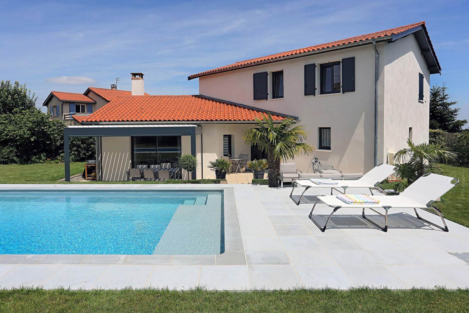 Gartenpools_passend_zum_Garten