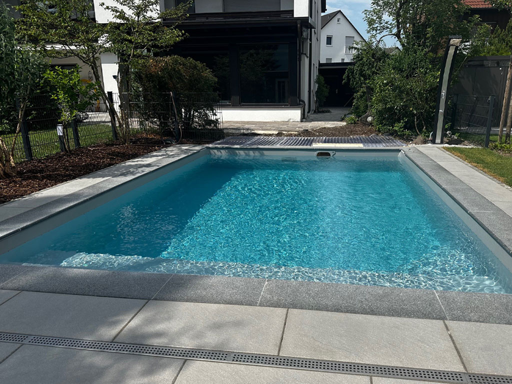 Bild Schwimmbad nach der Poolsanierung